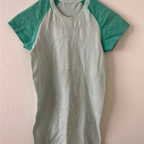 lululemon athletica womens Green Short Sleeve Tee - Picture 1 of 4